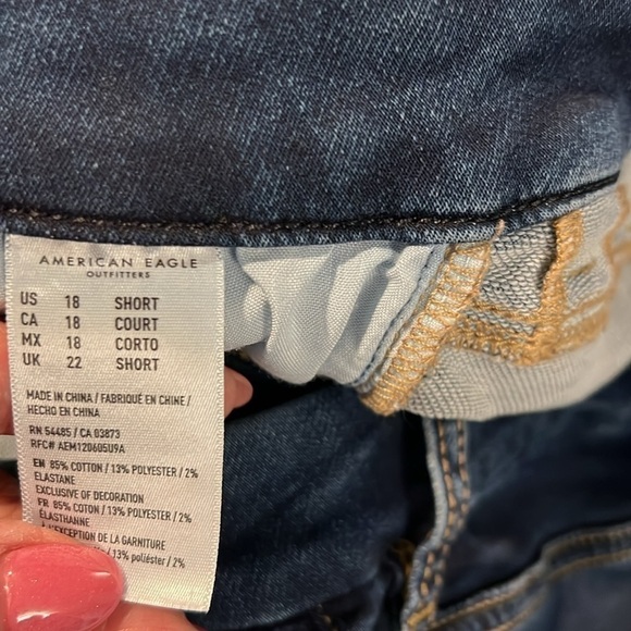 American EAGLE Next Level Stretch Curvy Hi Rise Jeggings Distressed size 18short - Picture 12 of 13